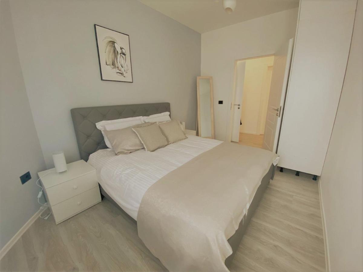 Cozy Central Tirana Apartments Esterno foto